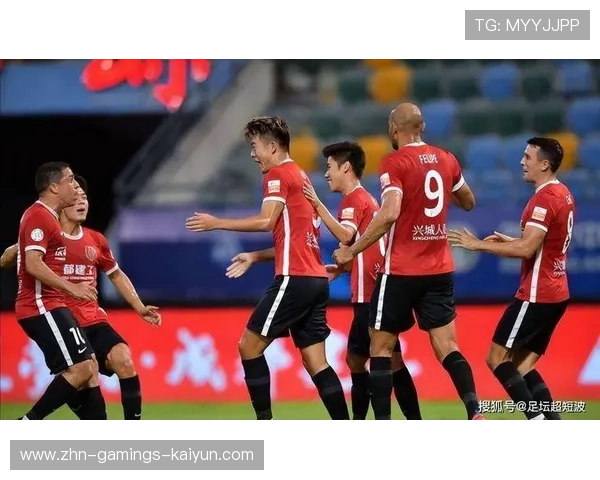 成都蓉城攻势如潮,禁区内局面一度混乱